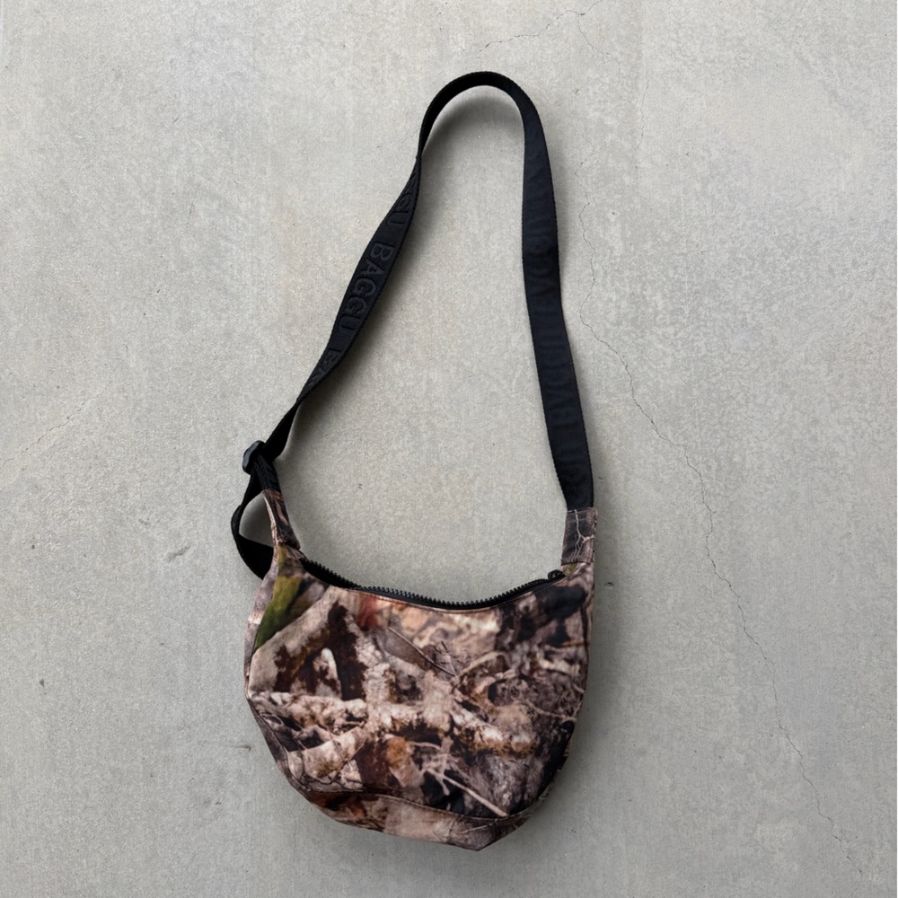 BAGGU Camouflage Crescent Bag Small photo camo - Picture 2 of 3